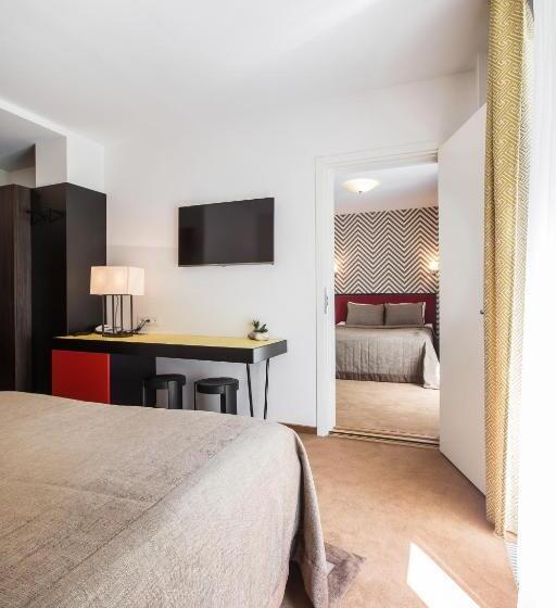 اتاق خانوادگی, Viešbutis Simpatija