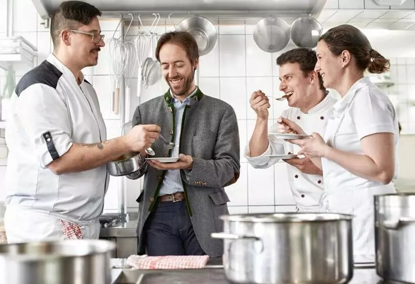 Standard Yhden Hengen Huone Parveke, Gasthof Krone