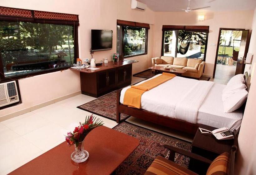 סוויטה, Riverside By Aahma