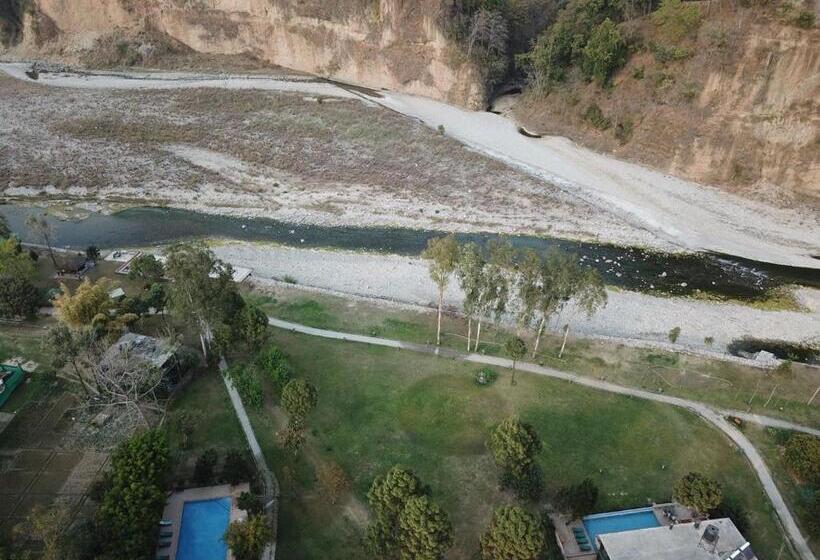 סוויטה, Riverside By Aahma