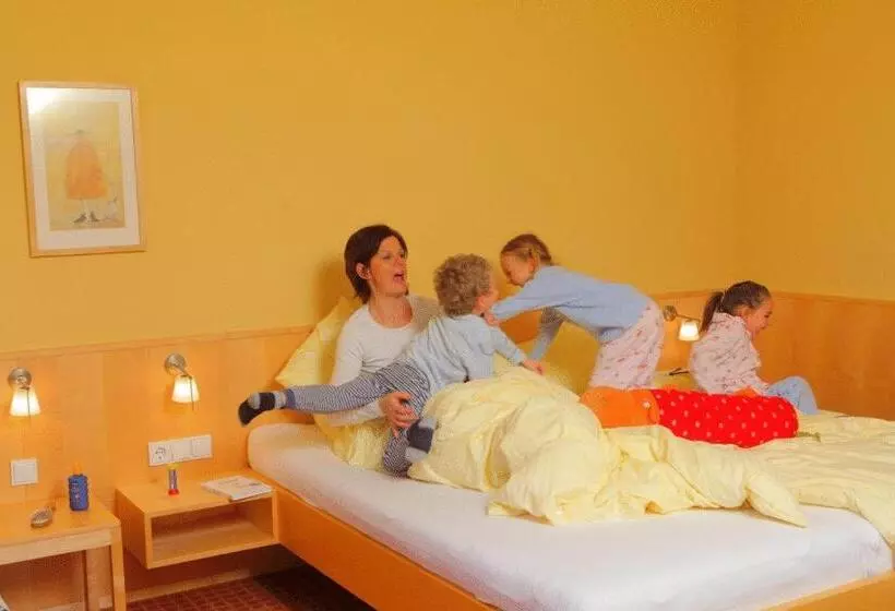 ベーシック４人部屋, Sonne Bezau   Familotel Bregenzerwald