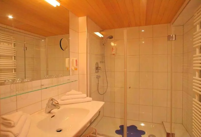 ベーシック４人部屋, Sonne Bezau   Familotel Bregenzerwald