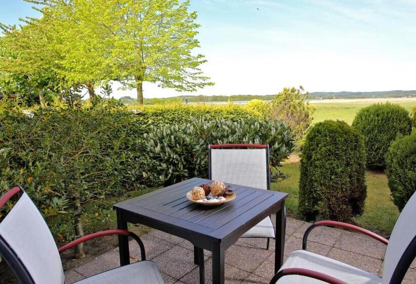 Comfort room with terrace, Am See