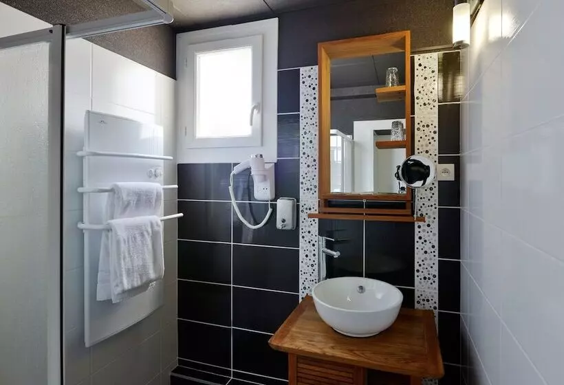 スーペリアールーム, Logis   Hôtel Arc En Ciel Et Spa Les Sables D Olonne