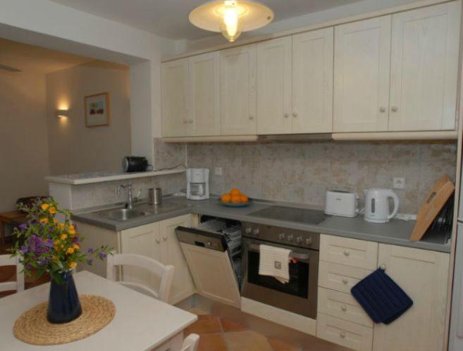 带2个卧室带海景的公寓, Birds Bay