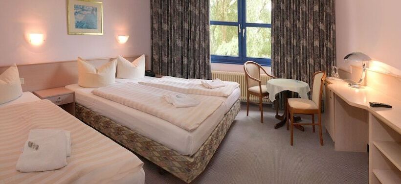 غرفة قياسية ثلاثية, Brandenburger Hof