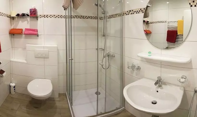 スイート, Der Muhlenhof
