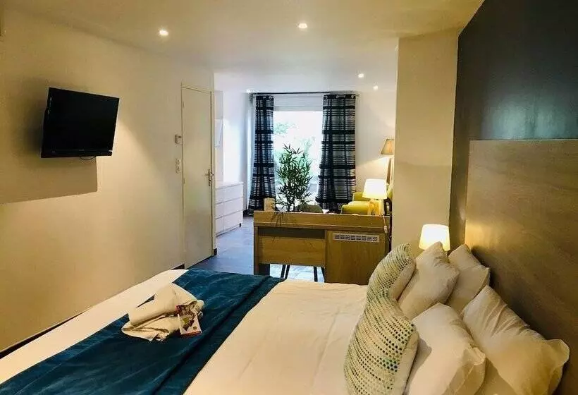 Suite with Terrace, & Spa Gil De France Cap D Agde