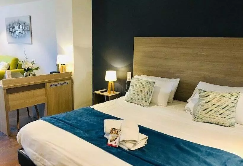 Suite with Terrace, & Spa Gil De France Cap D Agde