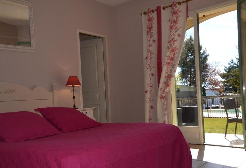 סוויטה משפחתית, Restaurant Le Clos De Pradines