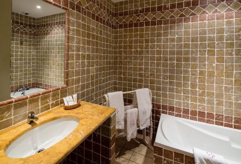 חדר סופריור עם טרסה, Restaurant Le Clos De Pradines