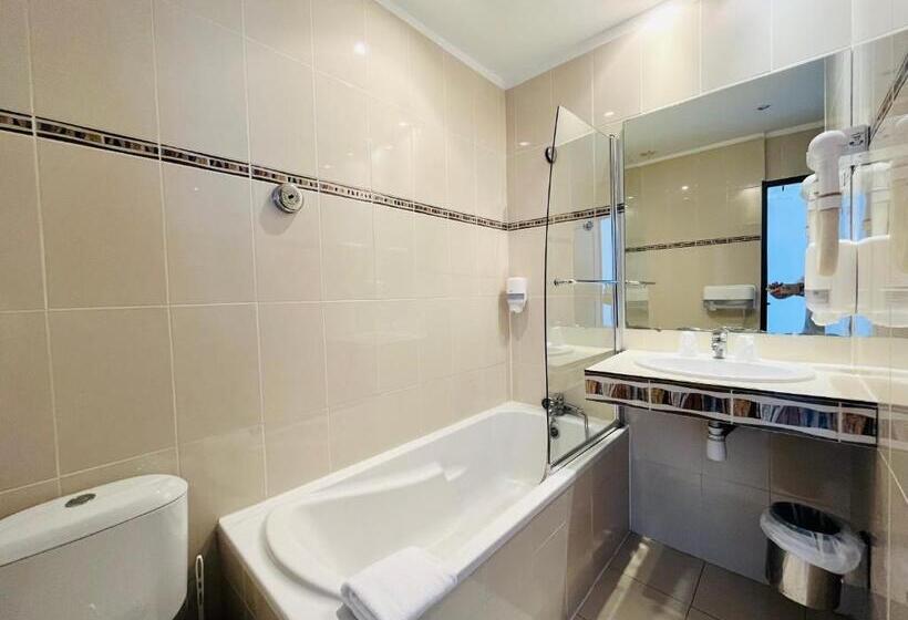 غرفة قياسية مطلّة علي البحر, Les Alizes