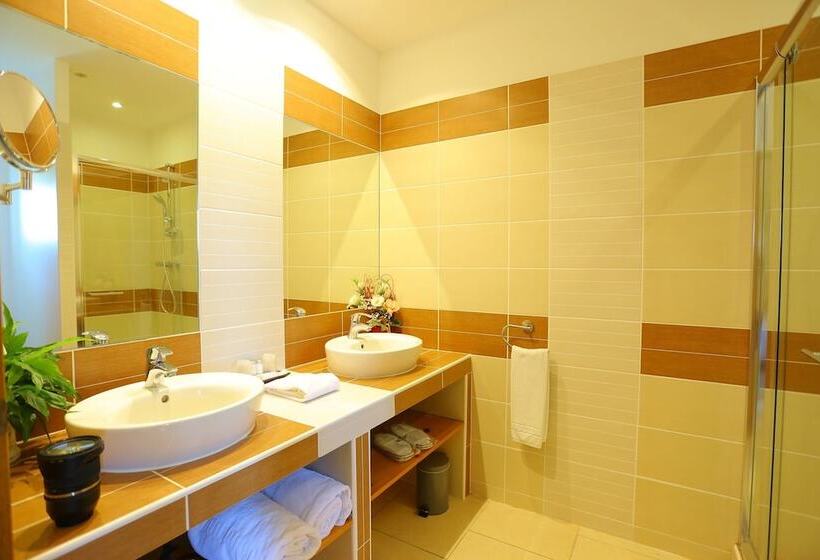 غرفة قياسية, Maison Chenet Les Chambres Entre Vigne Et Garrigue Teritoria