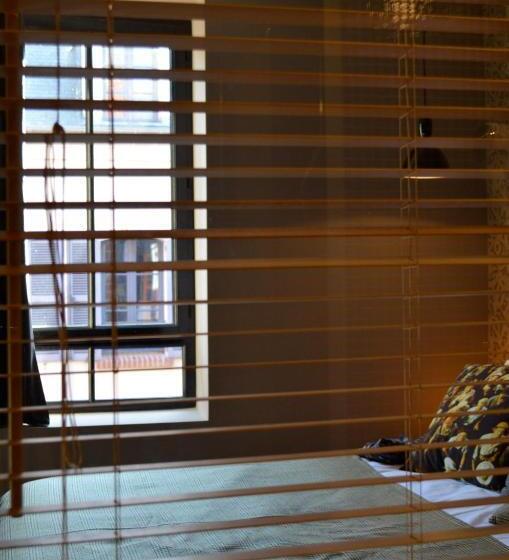 غرفة كلاسيكية, Les Pilotes