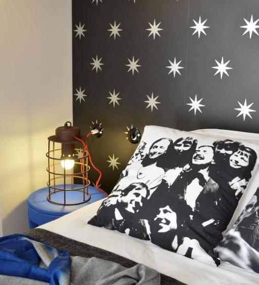 غرفة كلاسيكية, Les Pilotes