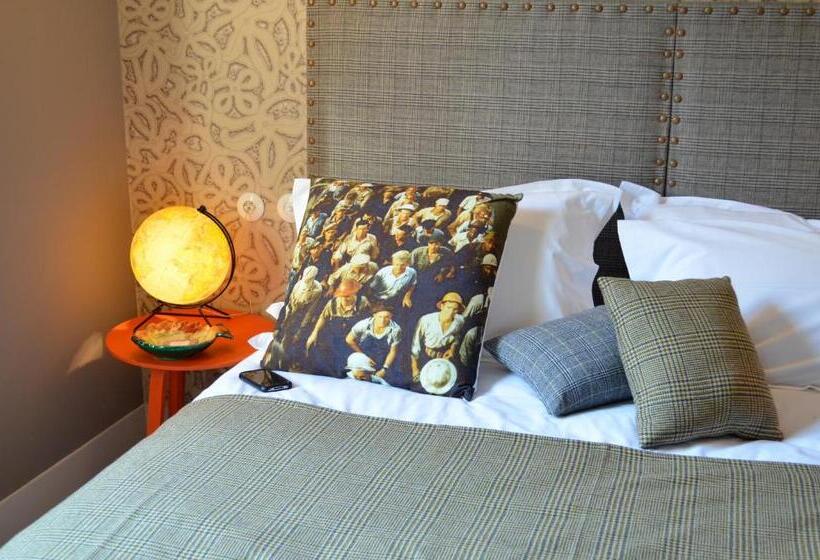 غرفة كلاسيكية, Les Pilotes