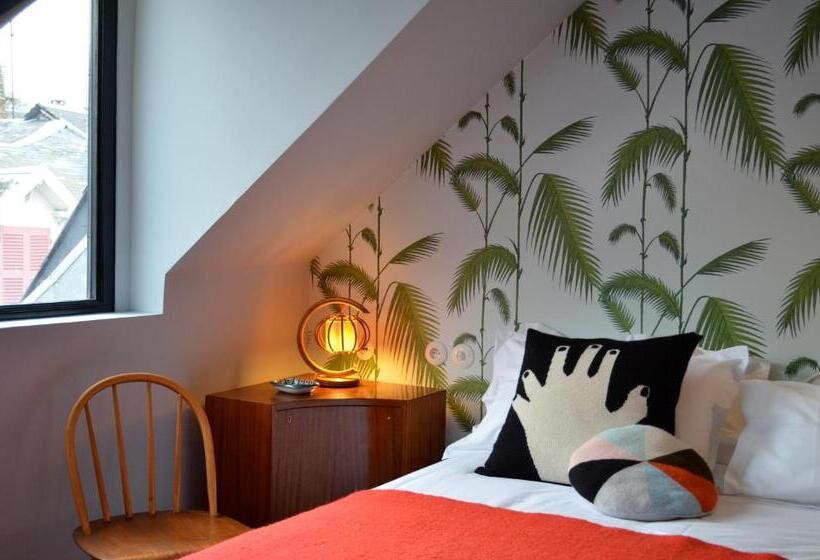 جناح عائلي, Les Pilotes