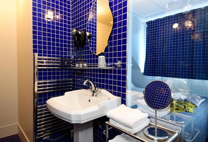 غرفة إقتصادية, Les Pilotes