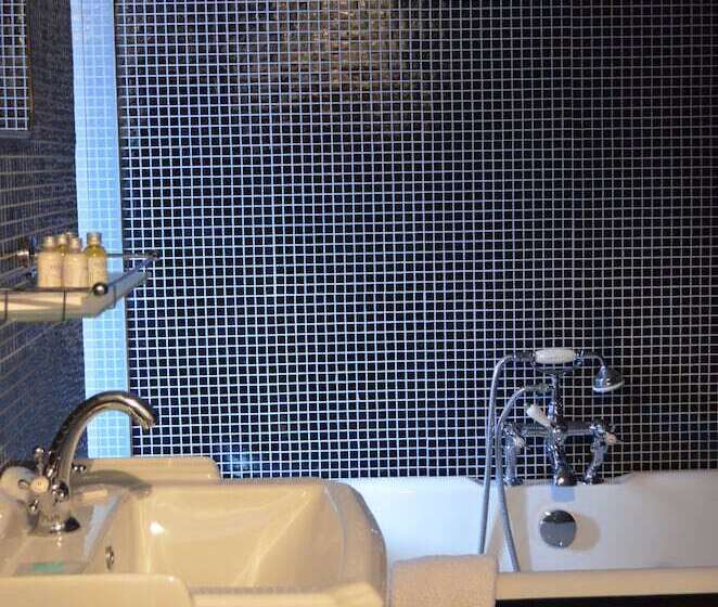 غرفة كلاسيكية, Les Pilotes