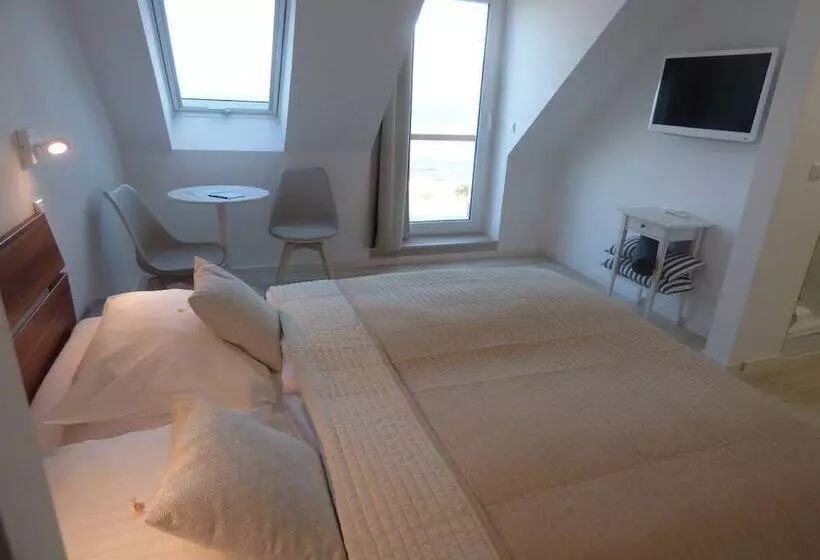 オーシャンビュースタンダードルームバルコニー付き, Lodge Am Meer