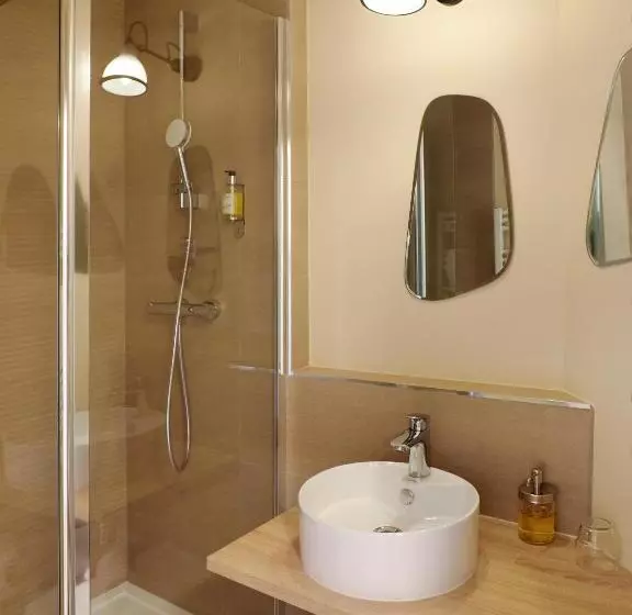 オーシャンビュースタンダードルーム, Logis Hôtel Du Belvédère