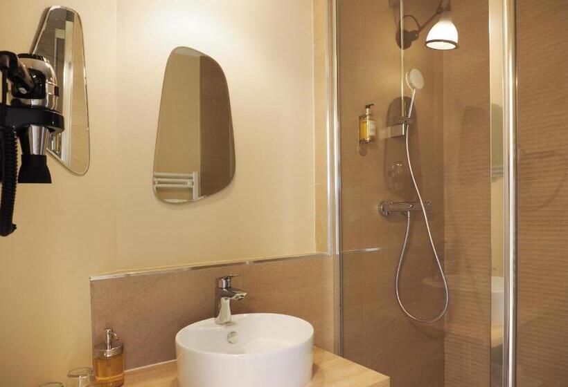 스탠다드 룸 바다 전망, Logis Hôtel Du Belvédère