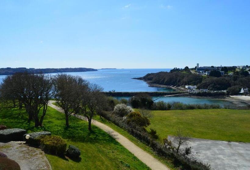 غرفة قياسية مطلّة علي البحر, Logis Hôtel Du Belvédère