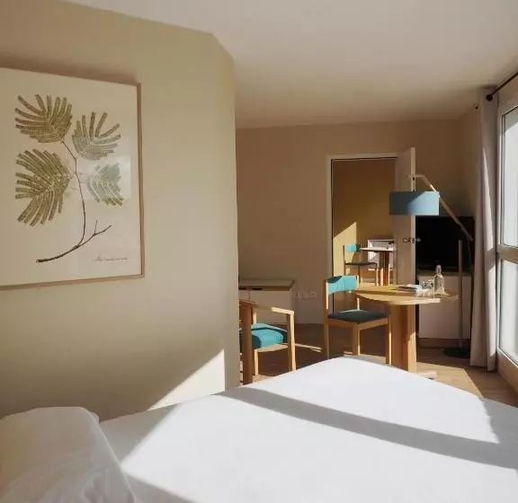スタンダード４人部屋, Logis Hôtel Du Belvédère