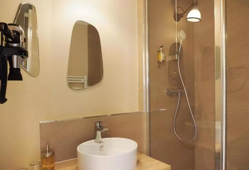 景色の見えるスタンダード４人部屋, Logis Hôtel Du Belvédère