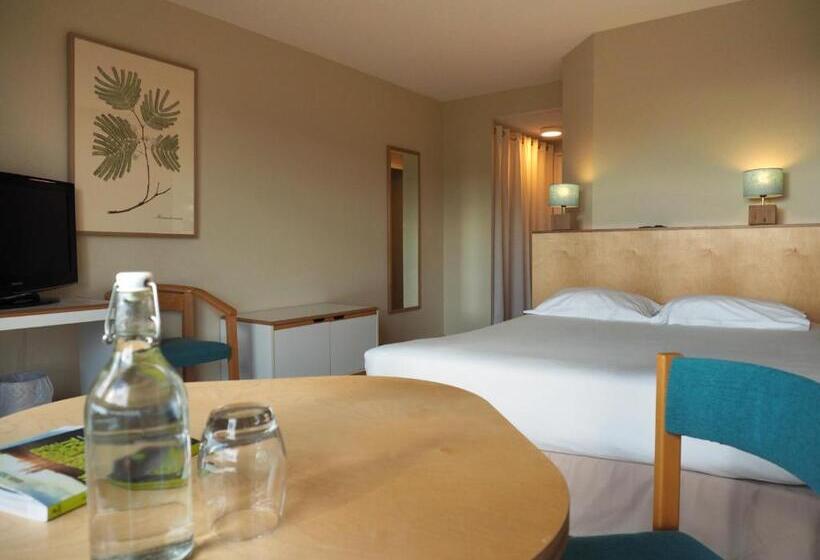 스탠다드 4인용 룸 바다전망, Logis Hôtel Du Belvédère