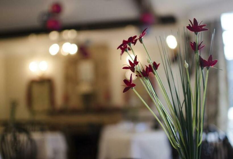 غرفة قياسية فردية, New Inn