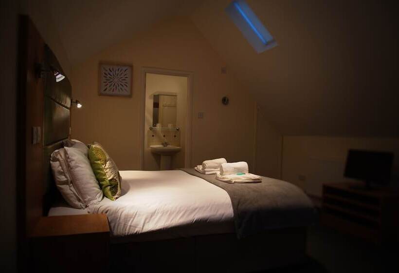 غرفة قياسية, New Inn