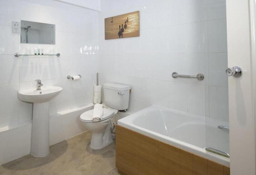 غرفة قياسية, New Inn