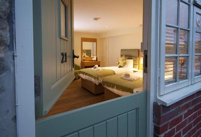 غرفة قياسية, New Inn