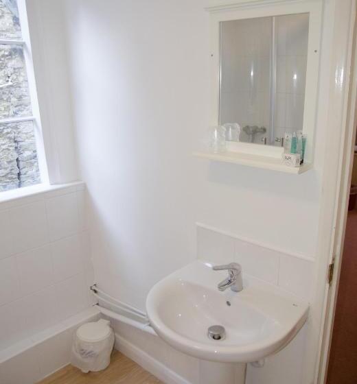 غرفة قياسية, New Inn