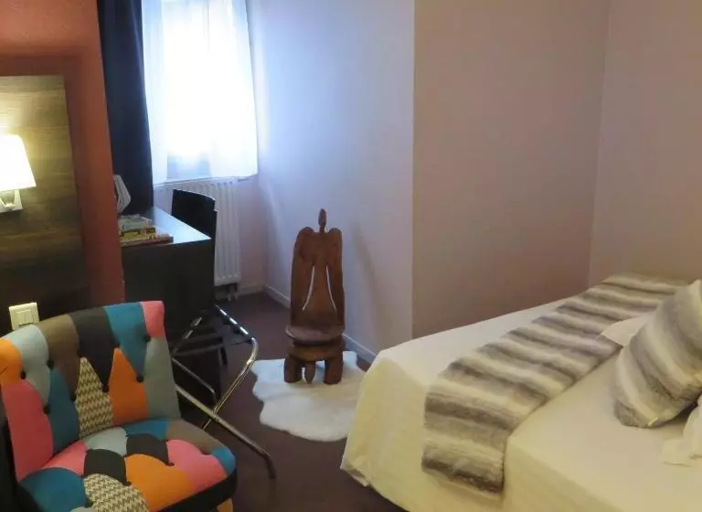 Camera Familiare, Régina