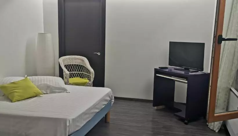 Monolocale Standard, Régina