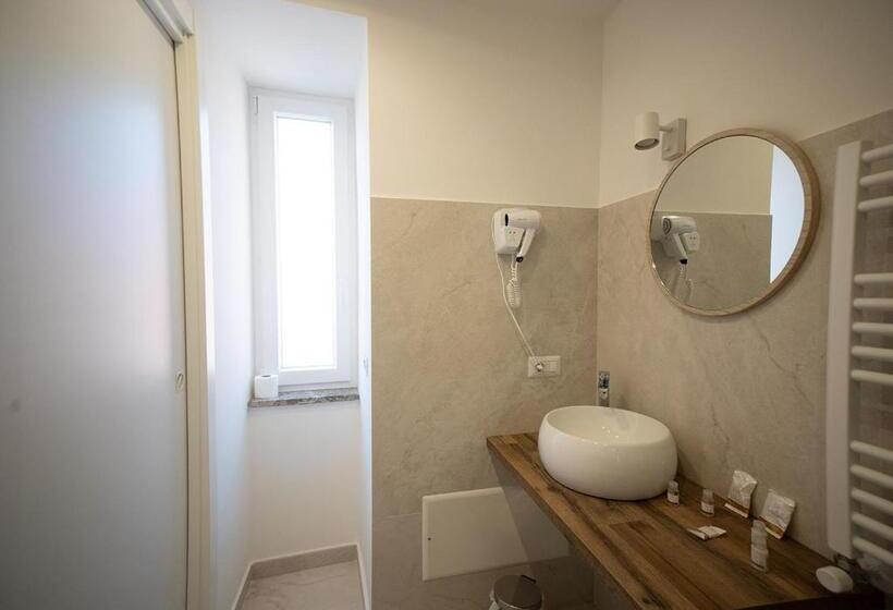 اتاق لوکس با بالکن, Le Stanze Di Cloe