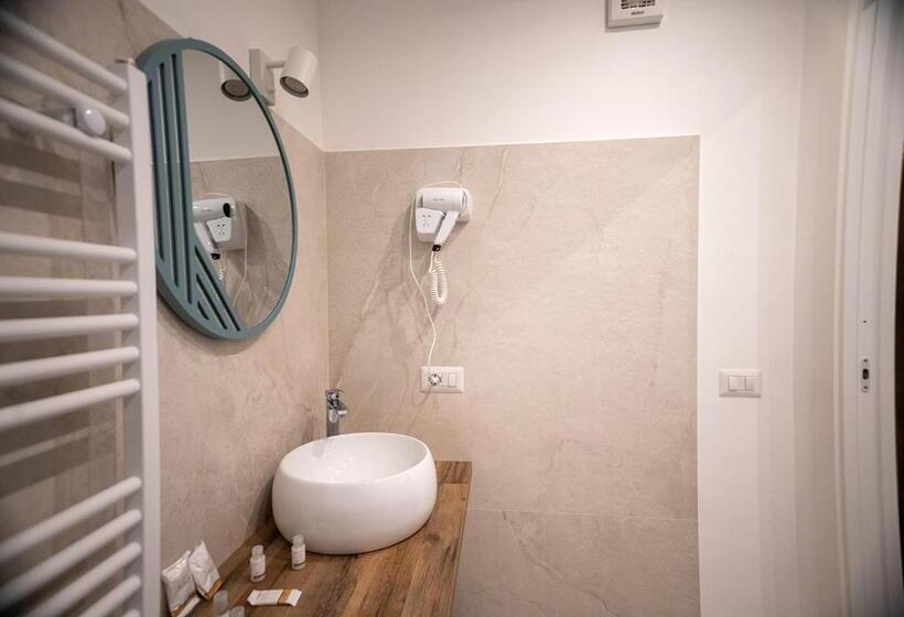 اتاق لوکس با تخت بزرگ, Le Stanze Di Cloe