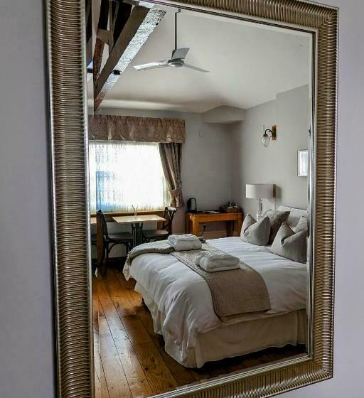 キングサイズベッドのスタンダードルーム, Banks Bed & Continental Breakfast