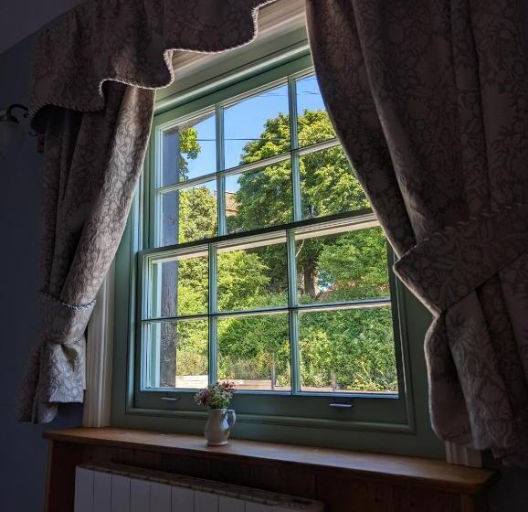 デラックスルーム, Banks Bed & Continental Breakfast