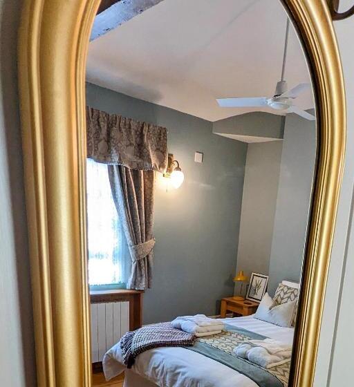 デラックスルーム, Banks Bed & Continental Breakfast