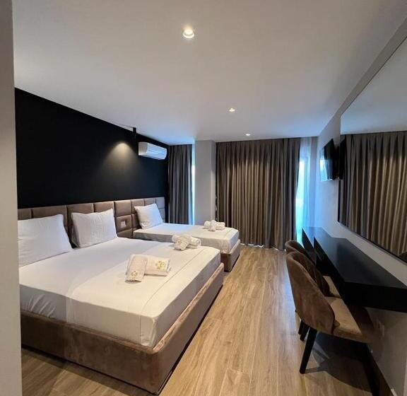 חדר סטנדרט לשלושה עם מרפסת, Leon   Beach Front