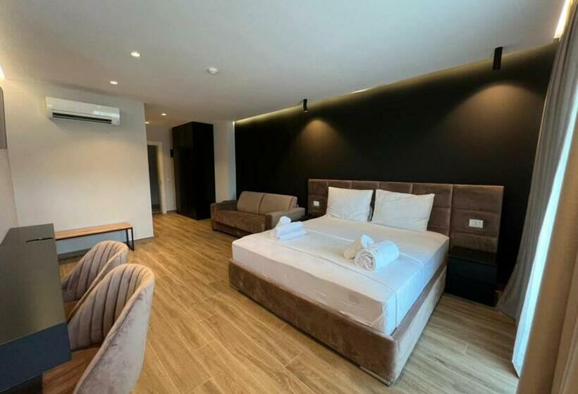 발코니가 있는 4인용 스탠다드 룸, Leon   Beach Front