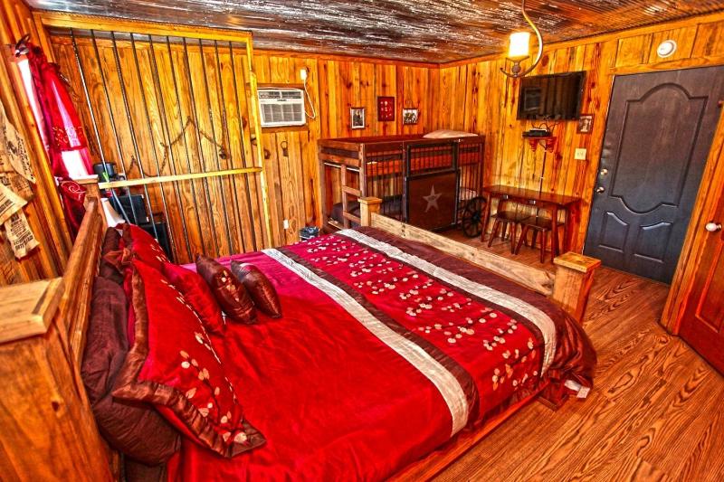 غرفة عائلية, Diamonds Old West