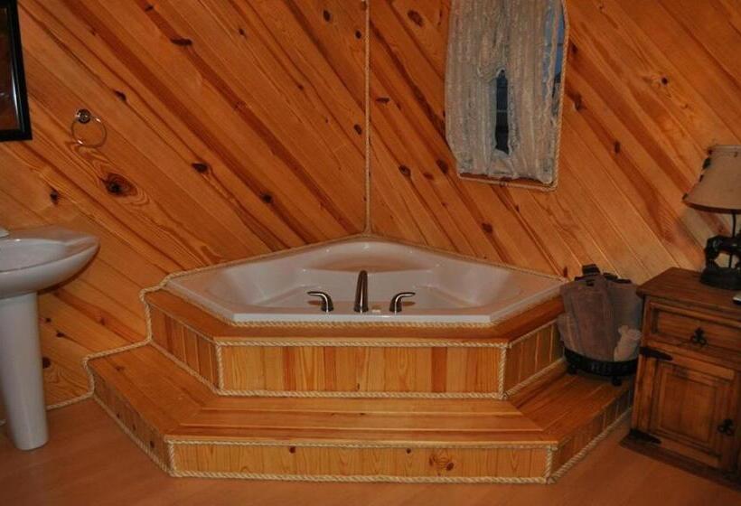 غرفة عائلية, Diamonds Old West