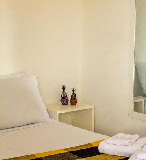 חדר סטנדרט לשלושה עם נוף לגינה, Sunshine Kite Inn