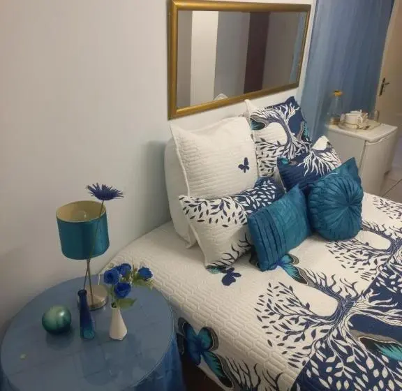 اتاق استاندارد, Triple T Guest House