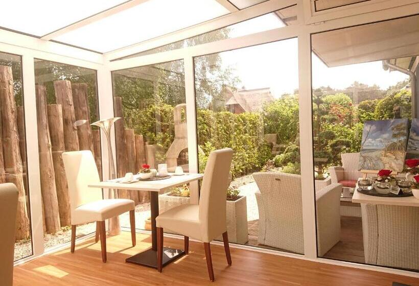 Номер Стандарт, Pension Amo Marem