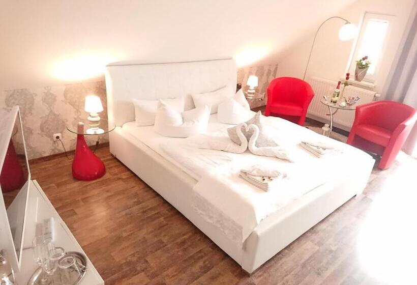 Номер Стандарт, Pension Amo Marem